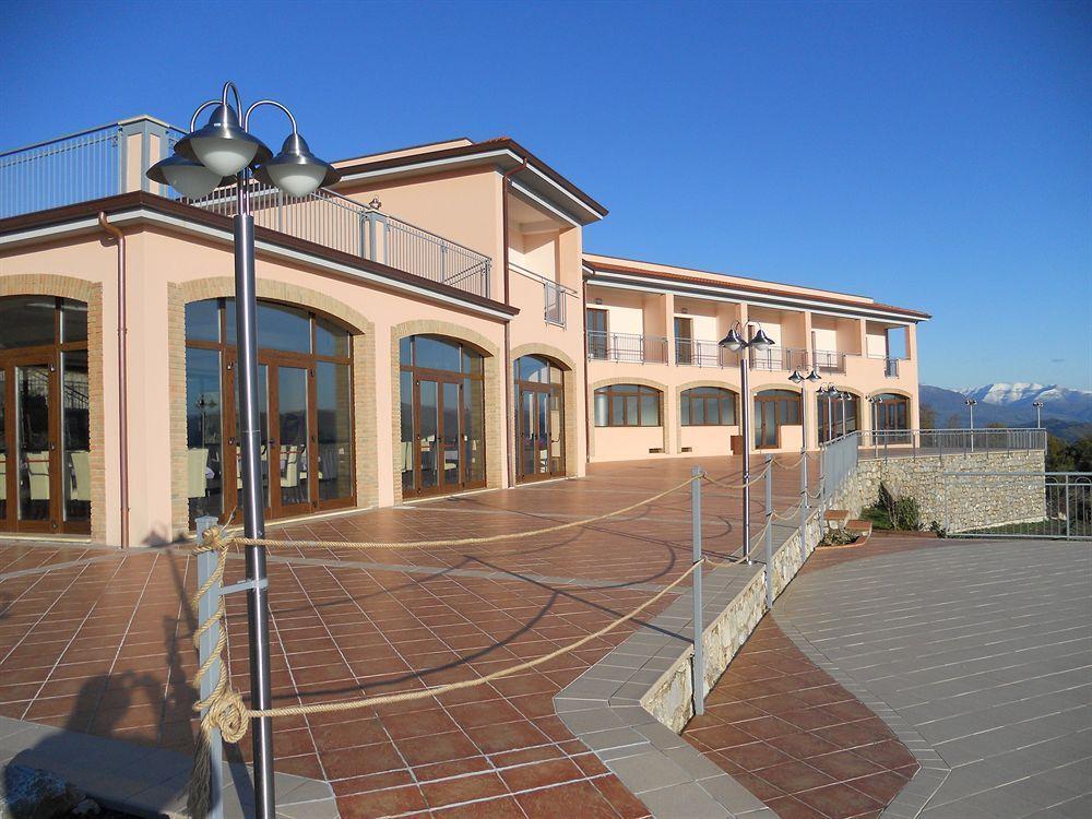Hotel Caluna Charme Сан-Джованни-а-Пиро Экстерьер фото